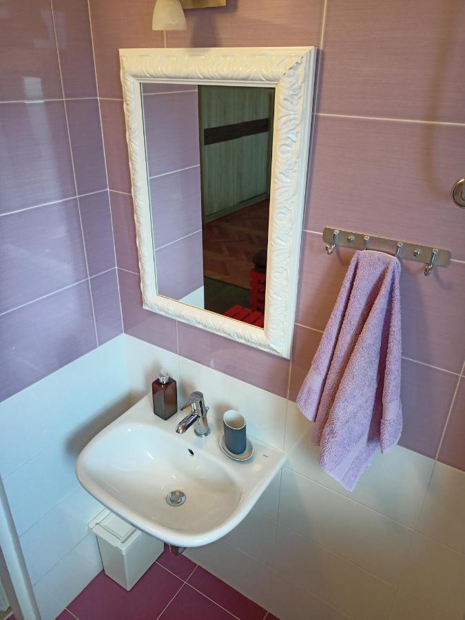 Cozy Apartment In The City Center Pula Exterior foto